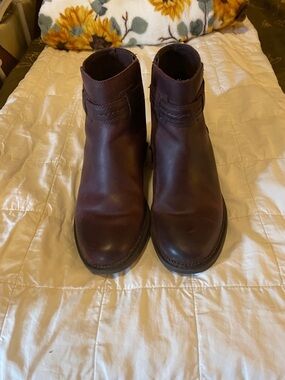 Women's Clarks Collection size 7 in EUC